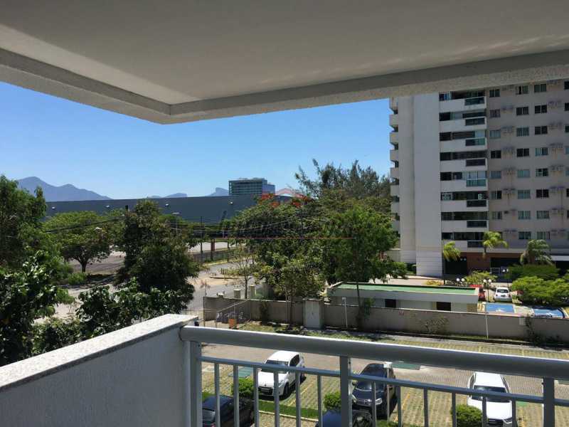 Apartamento à venda com 2 quartos, 63m² - Foto 2