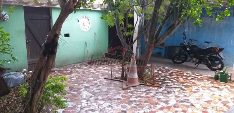 Casa à venda com 2 quartos, 200m² - Foto 2