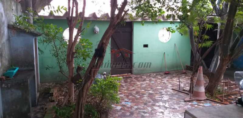 Casa à venda com 2 quartos, 200m² - Foto 1