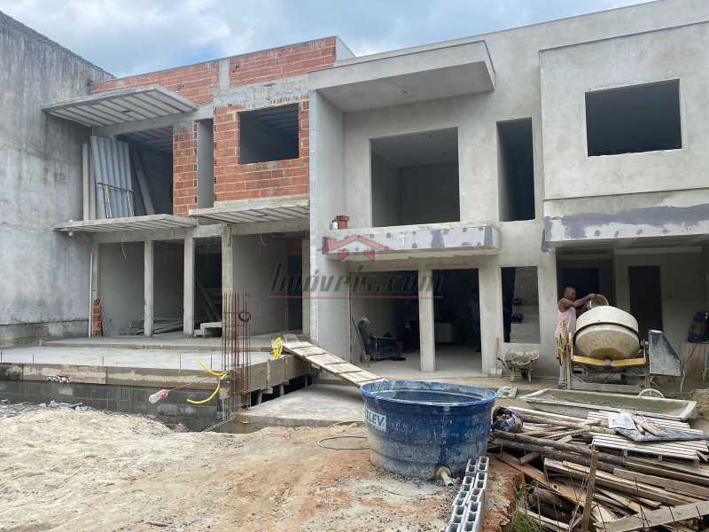 Casa de Condomínio à venda com 5 quartos, 180m² - Foto 1