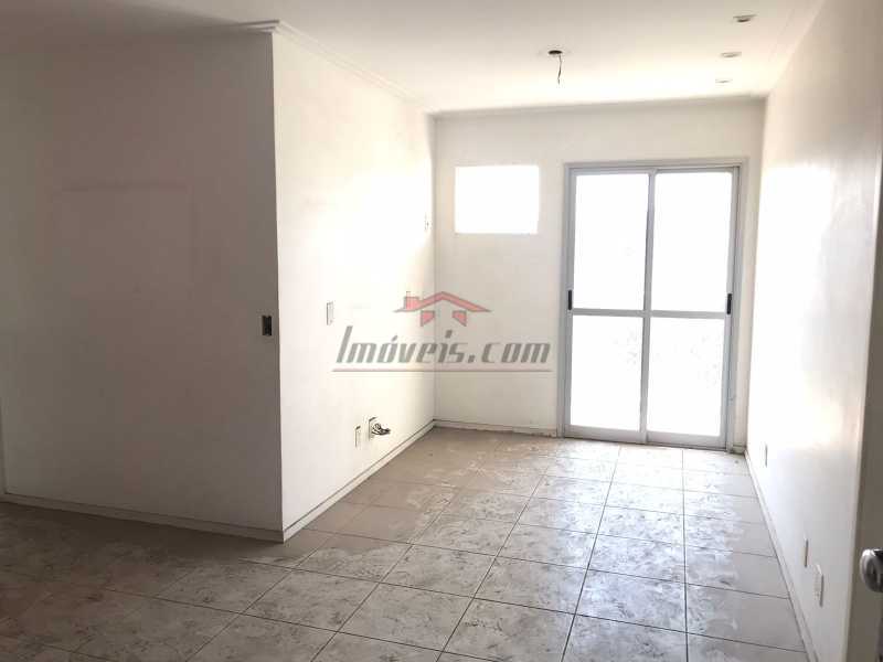 Apartamento à venda com 2 quartos, 65m² - Foto 2