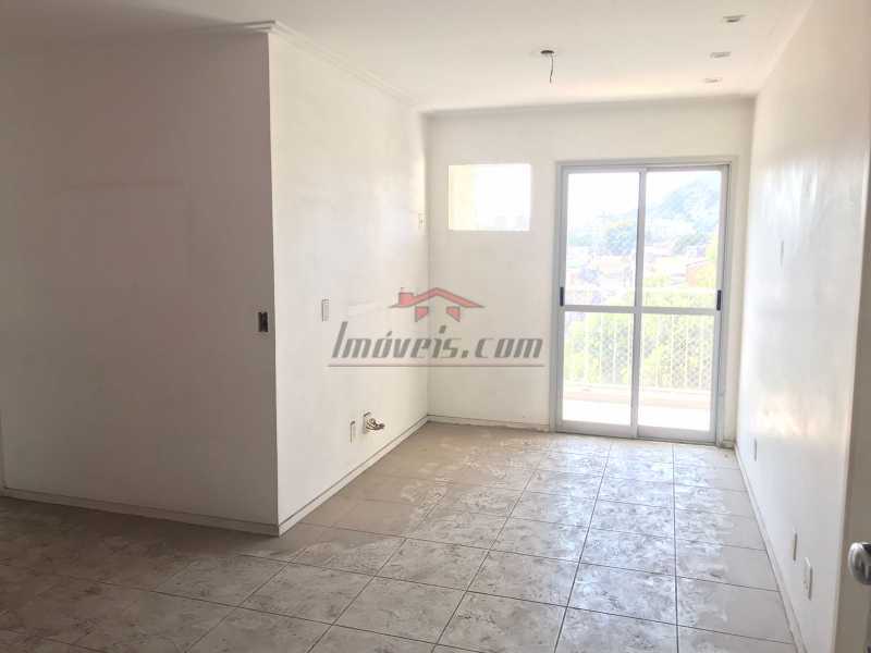 Apartamento à venda com 2 quartos, 65m² - Foto 3