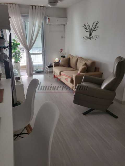 Apartamento à venda com 2 quartos, 67m² - Foto 3