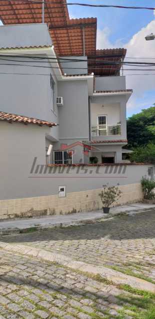 Casa de Condomínio à venda com 3 quartos, 300m² - Foto 2