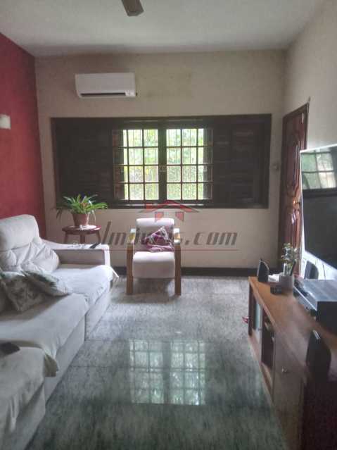 Casa à venda com 3 quartos, 238m² - Foto 1