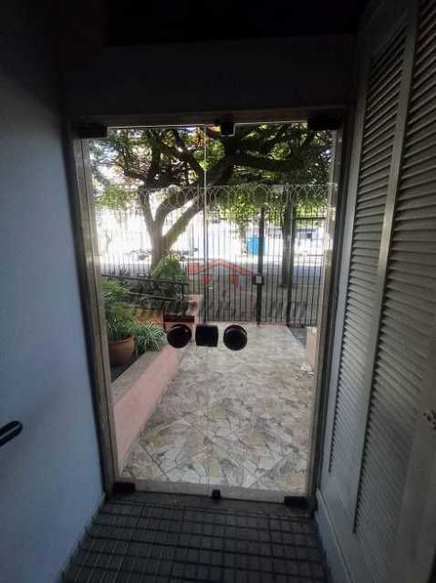 Apartamento à venda com 2 quartos, 67m² - Foto 2