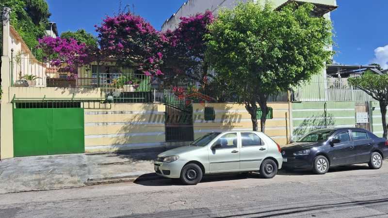 Casa à venda com 3 quartos, 220m² - Foto 1