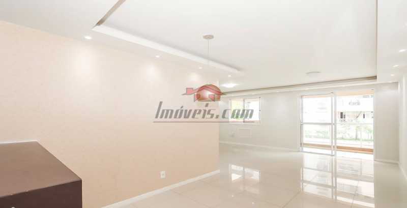 Apartamento à venda com 2 quartos, 77m² - Foto 2