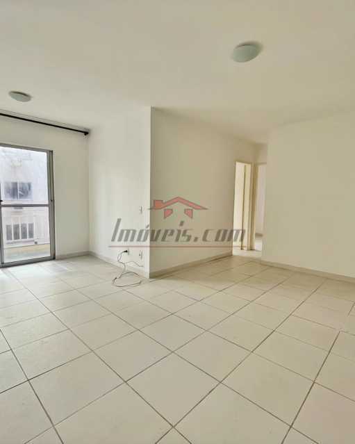 Apartamento à venda com 2 quartos, 64m² - Foto 2