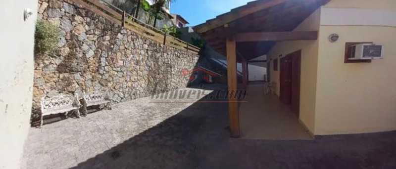 Casa à venda com 4 quartos, 350m² - Foto 14