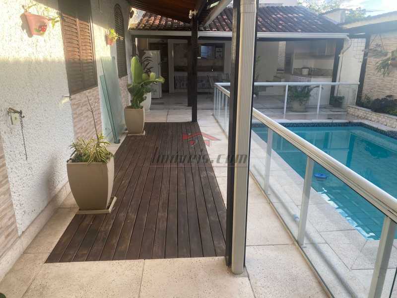 Casa à venda com 5 quartos, 234m² - Foto 25