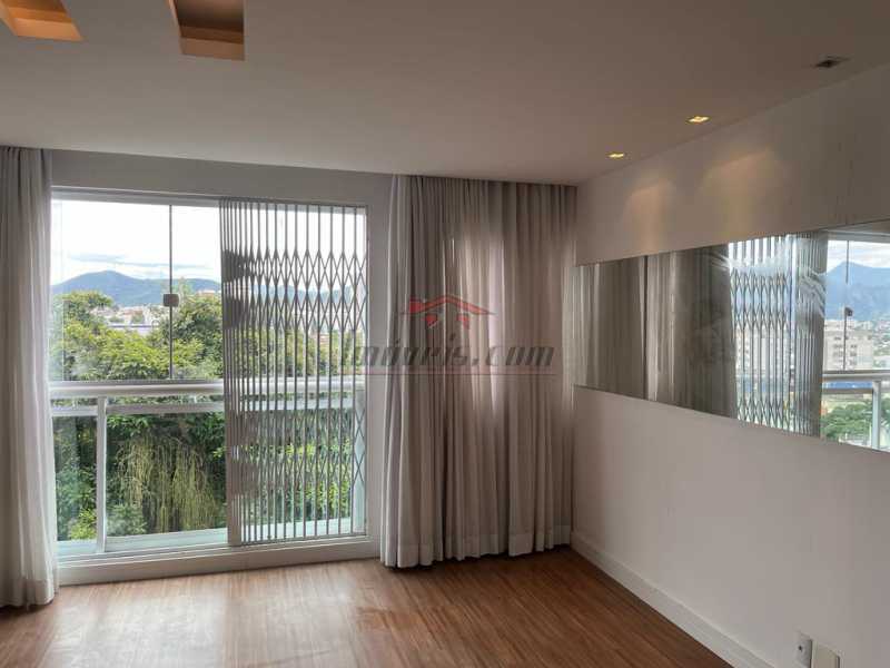 Apartamento à venda com 2 quartos, 104m² - Foto 1