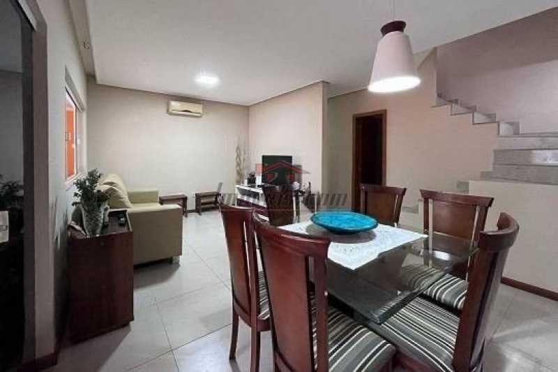 Casa de Condomínio à venda com 3 quartos, 220m² - Foto 2