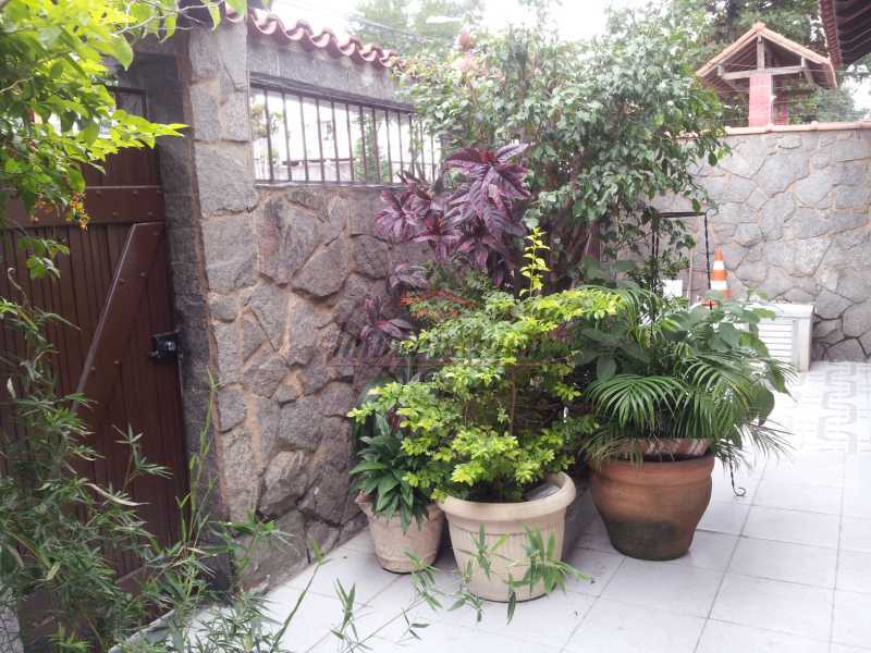 Casa à venda com 4 quartos, 188m² - Foto 19