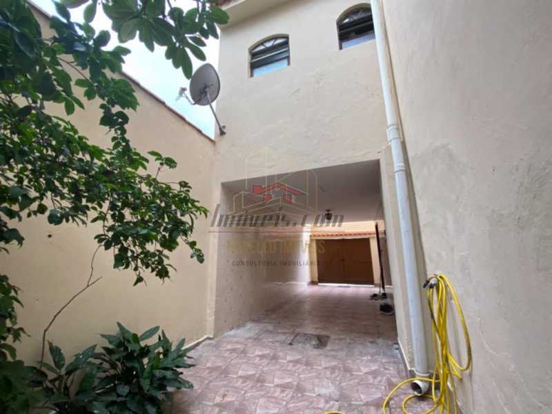 Casa à venda com 3 quartos, 280m² - Foto 12