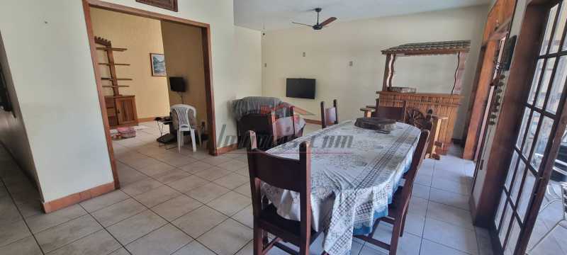 Casa de Condomínio à venda com 4 quartos, 201m² - Foto 1