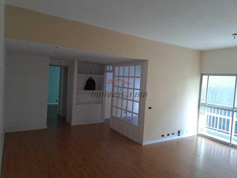 Apartamento à venda com 3 quartos, 101m² - Foto 2