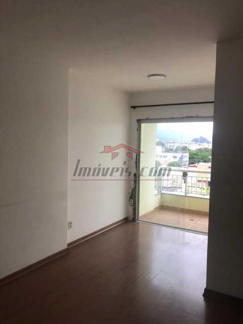 Apartamento à venda com 2 quartos, 74m² - Foto 2