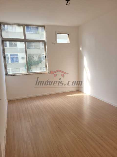 Apartamento à venda com 2 quartos, 70m² - Foto 9