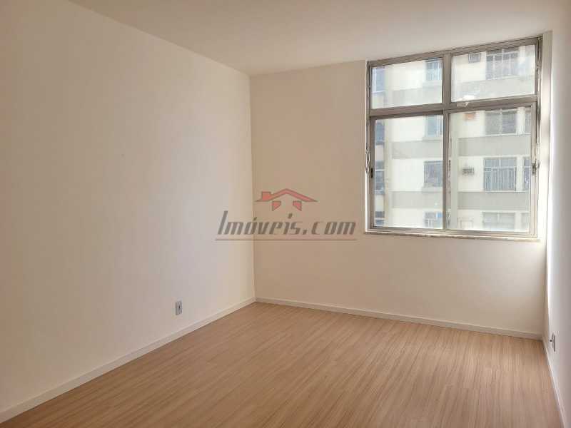 Apartamento à venda com 2 quartos, 70m² - Foto 11