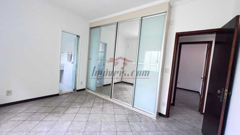 Casa à venda com 5 quartos, 289m² - Foto 12