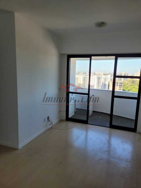 Apartamento à venda com 2 quartos, 65m² - Foto 2