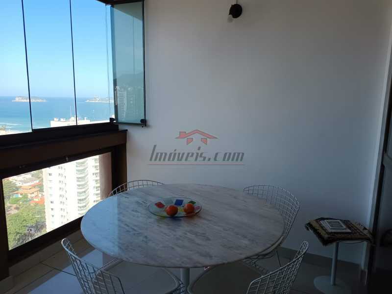 Apartamento à venda com 2 quartos, 74m² - Foto 2