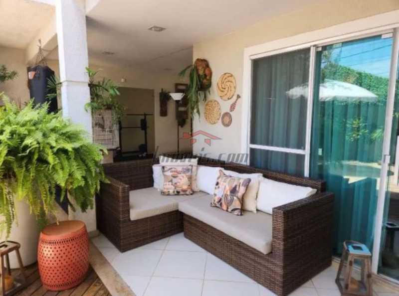 Casa de Condomínio à venda com 3 quartos, 250m² - Foto 3