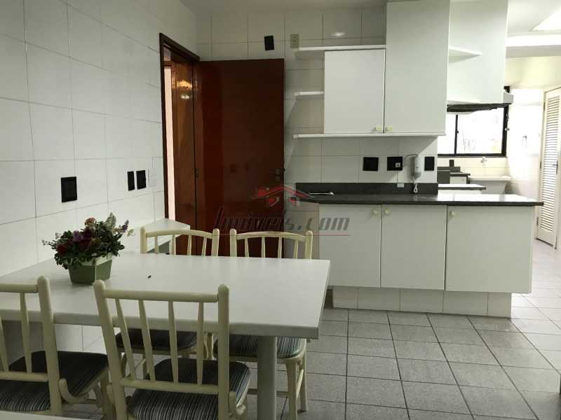 Apartamento à venda com 3 quartos, 227m² - Foto 22