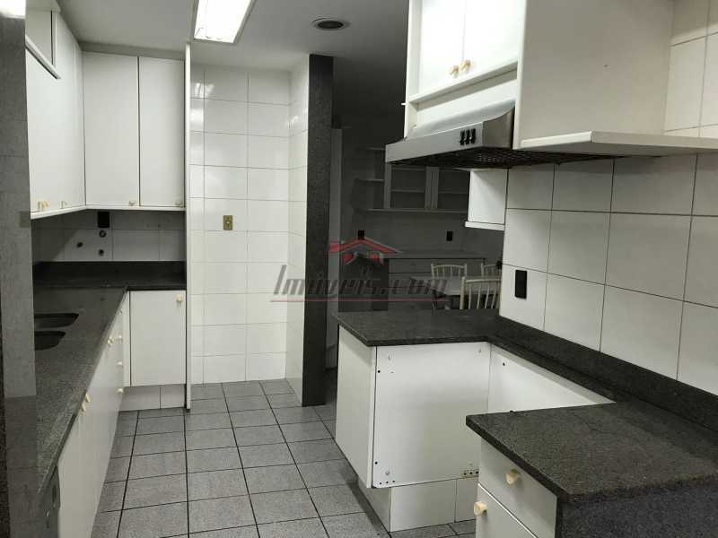 Apartamento à venda com 3 quartos, 227m² - Foto 23