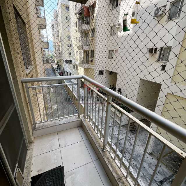 Apartamento à venda com 2 quartos, 67m² - Foto 2