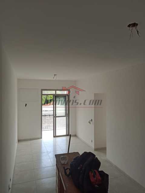Apartamento à venda com 2 quartos, 70m² - Foto 2