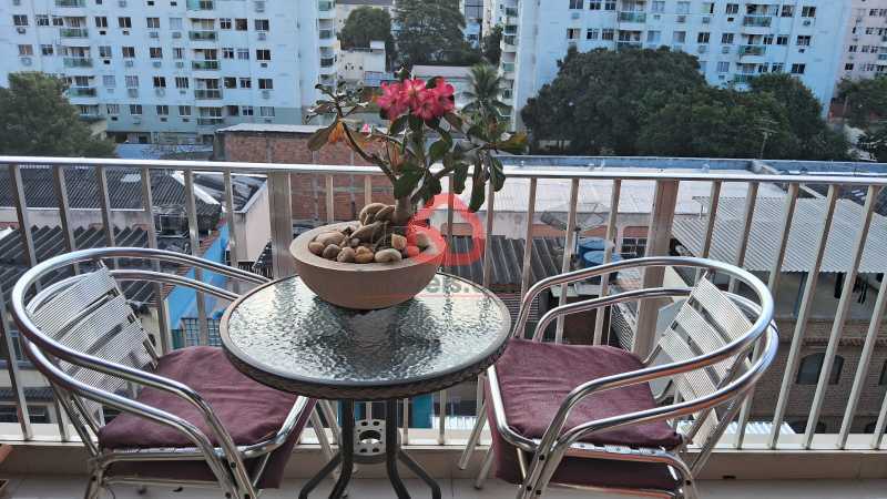 Apartamento à venda com 2 quartos, 62m² - Foto 1