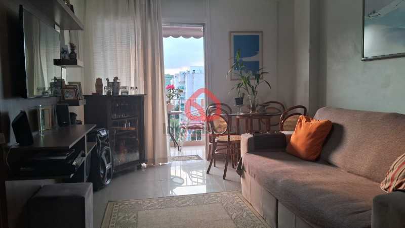 Apartamento à venda com 2 quartos, 62m² - Foto 3