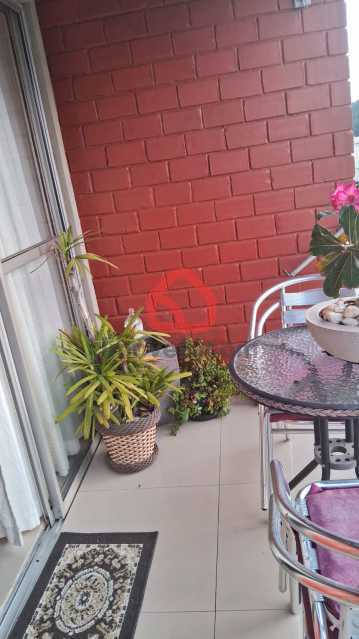 Apartamento à venda com 2 quartos, 62m² - Foto 2