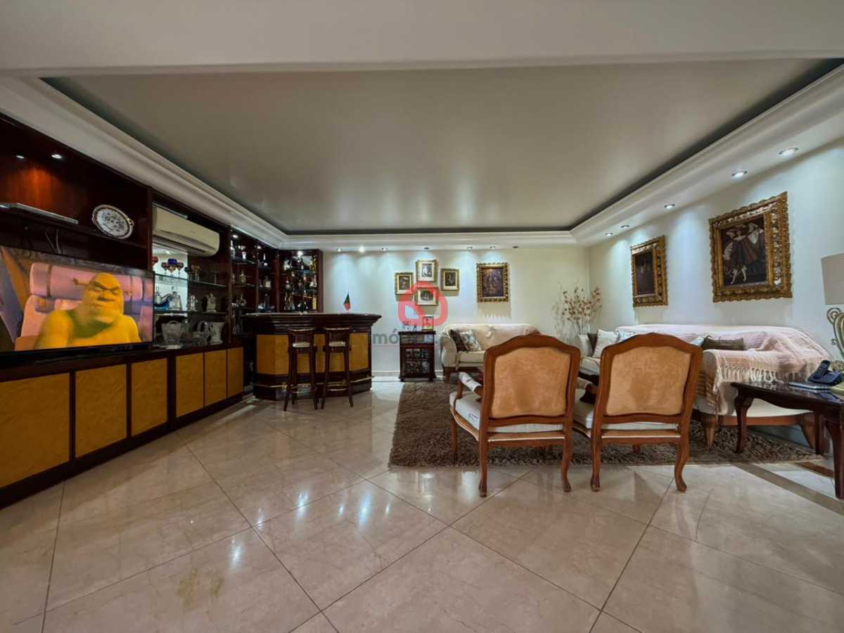 Cobertura, 3 quartos, 232 m² - Foto 11