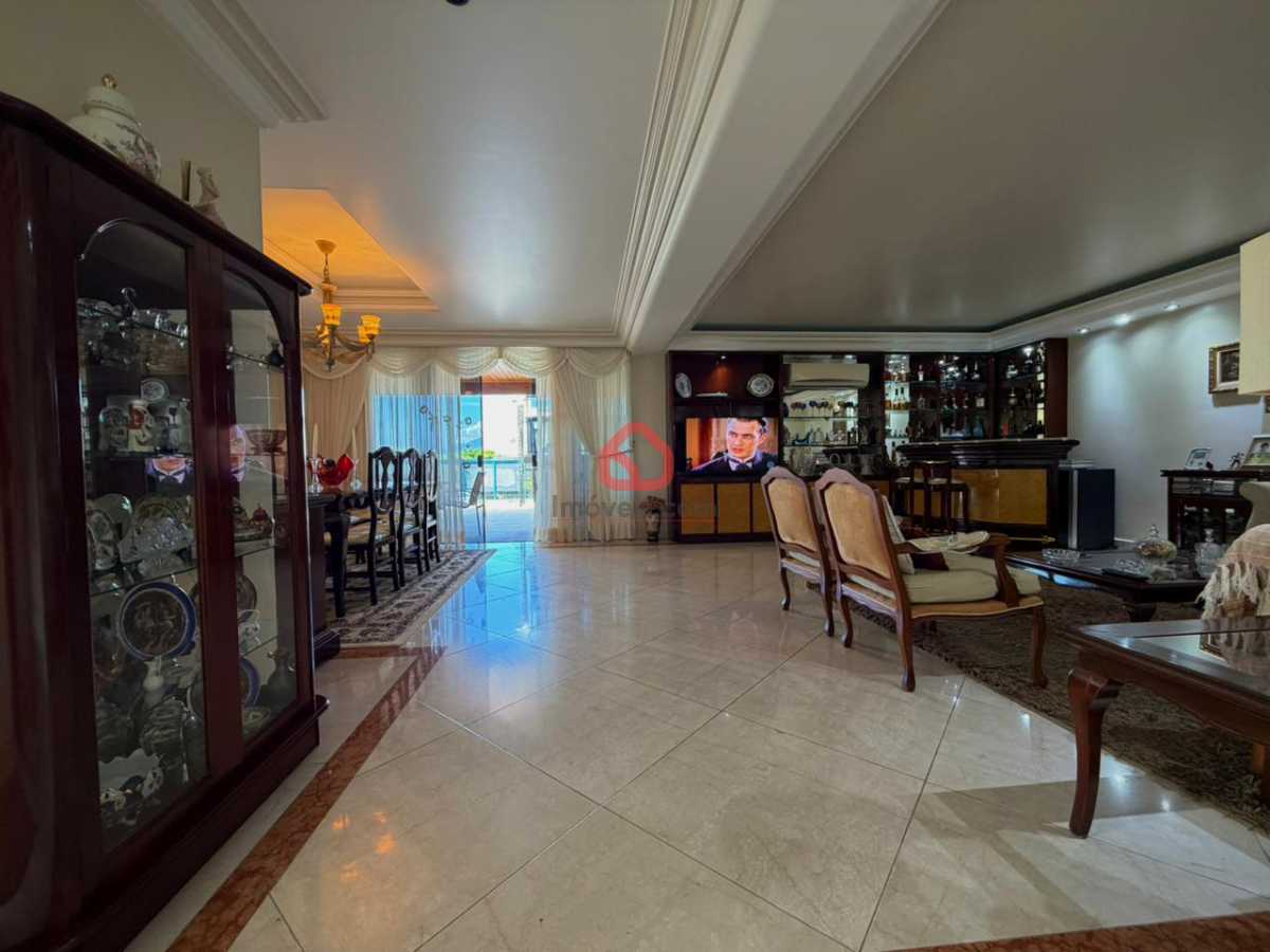Cobertura, 3 quartos, 232 m² - Foto 12