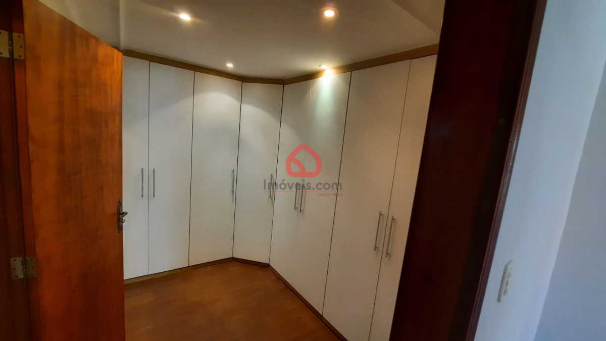 Casa, 4 quartos, 250 m² - Foto 13