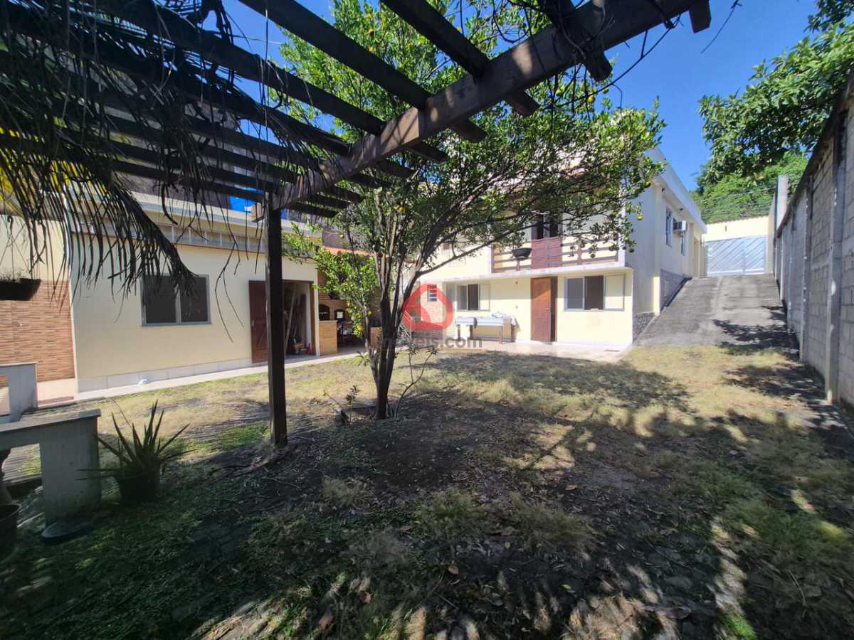 Casa, 4 quartos, 244 m² - Foto 1