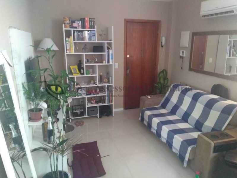 Apartamento à venda com 1 quarto, 50m² - Foto 1