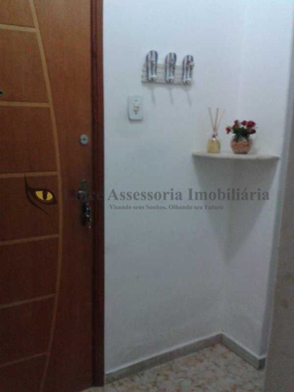 Apartamento à venda com 2 quartos, 60m² - Foto 2