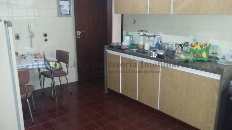 Apartamento à venda com 4 quartos, 150m² - Foto 17