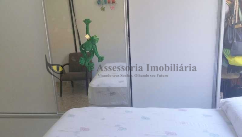 Apartamento à venda com 2 quartos, 65m² - Foto 4