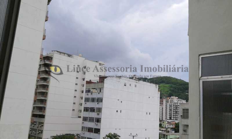 Apartamento à venda com 3 quartos, 95m² - Foto 17