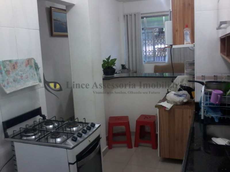 Apartamento à venda com 2 quartos, 70m² - Foto 9