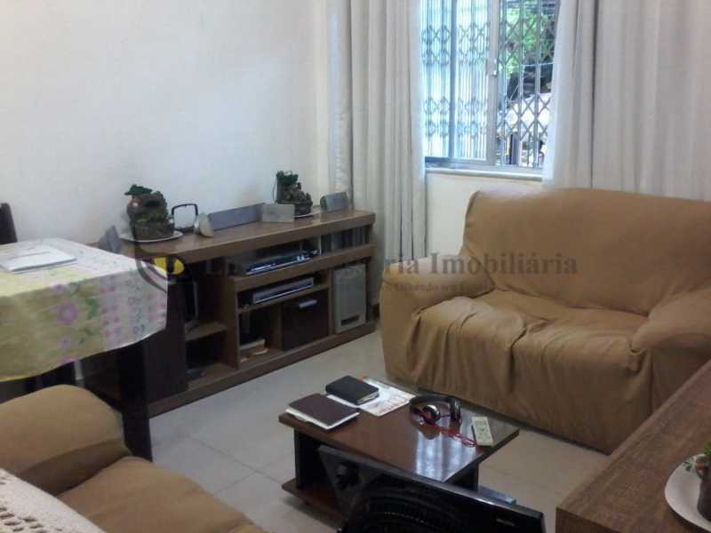 Apartamento à venda com 2 quartos, 70m² - Foto 2