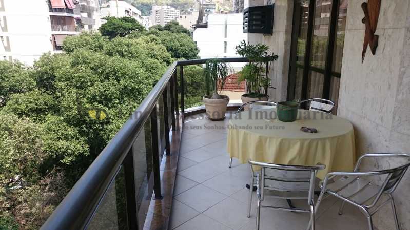 Apartamento à venda com 3 quartos, 120m² - Foto 2