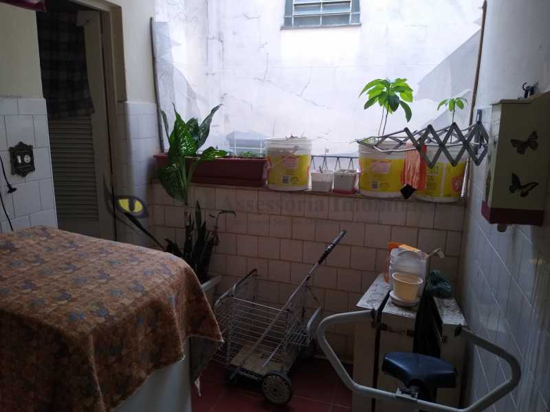 Apartamento à venda com 3 quartos, 100m² - Foto 18