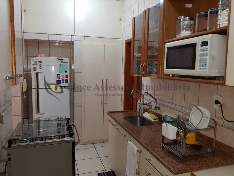 Apartamento à venda com 2 quartos, 80m² - Foto 10