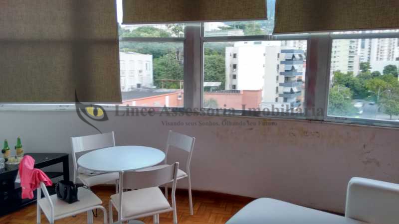 Apartamento à venda com 2 quartos, 65m² - Foto 2